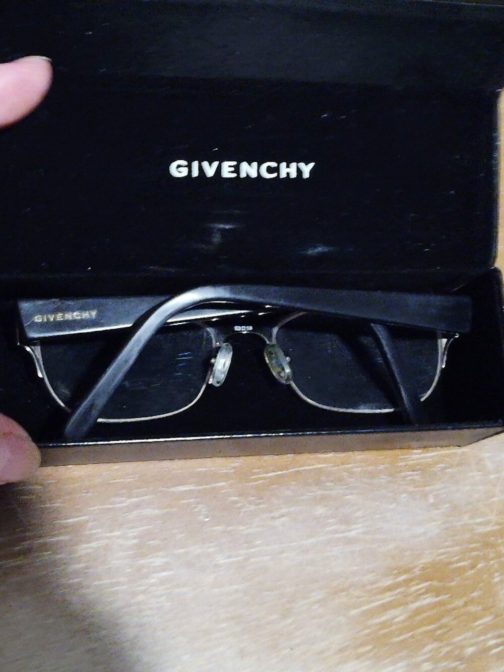 Givenchy frames in case